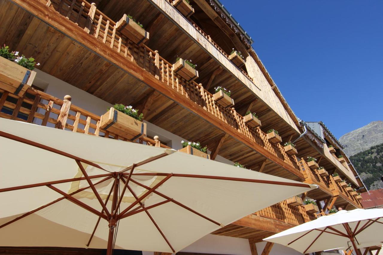 Hotel Le V De Vaujany Exterior photo