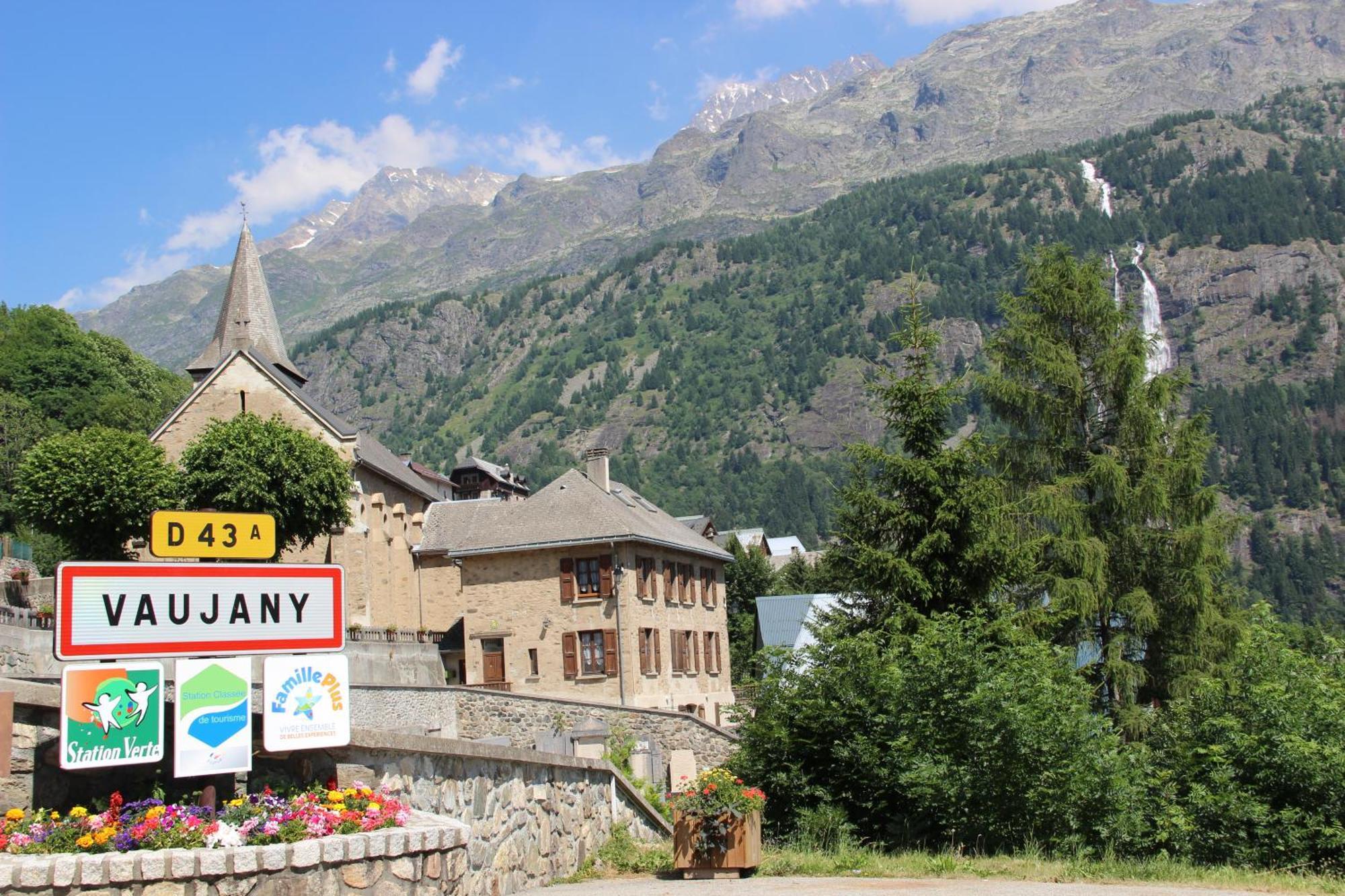 Hotel Le V De Vaujany Exterior photo