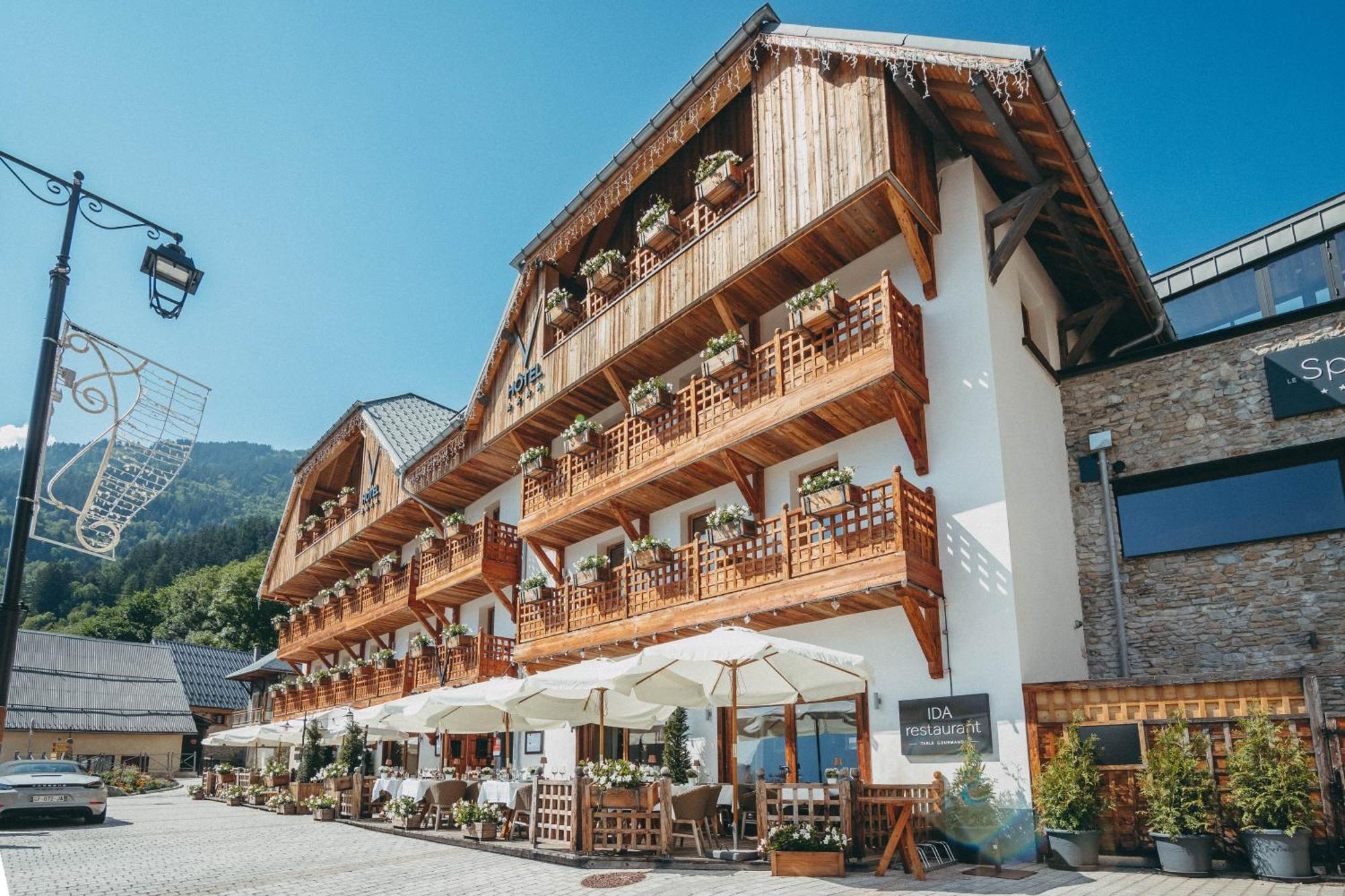Hotel Le V De Vaujany Exterior photo